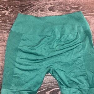Green gym shorts with scrunch
